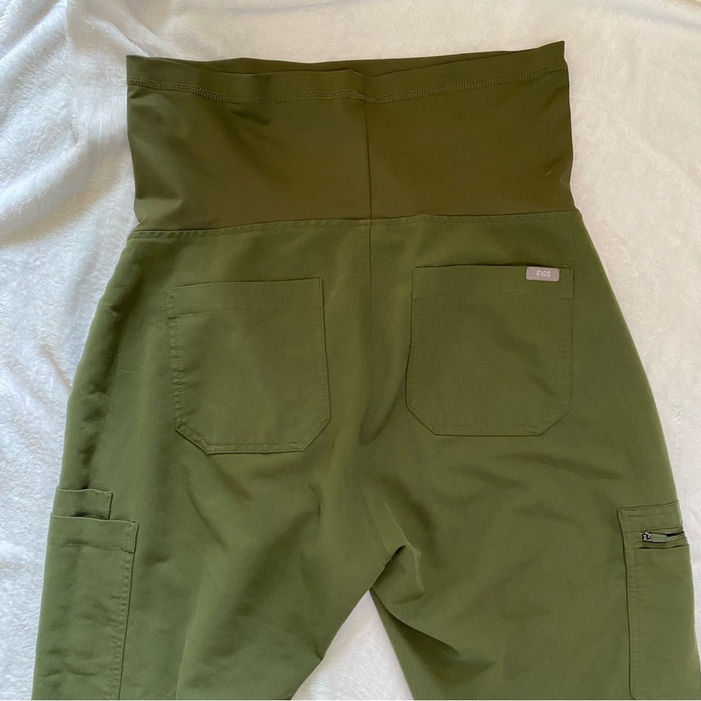 Figs Yola Maternity Skinny Scrub Pants Sz M Dark Olive Green Army Cargo Pockets - Picture 7 of 14